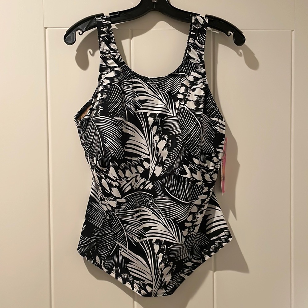 t.h.e. Tankini swim top NWT